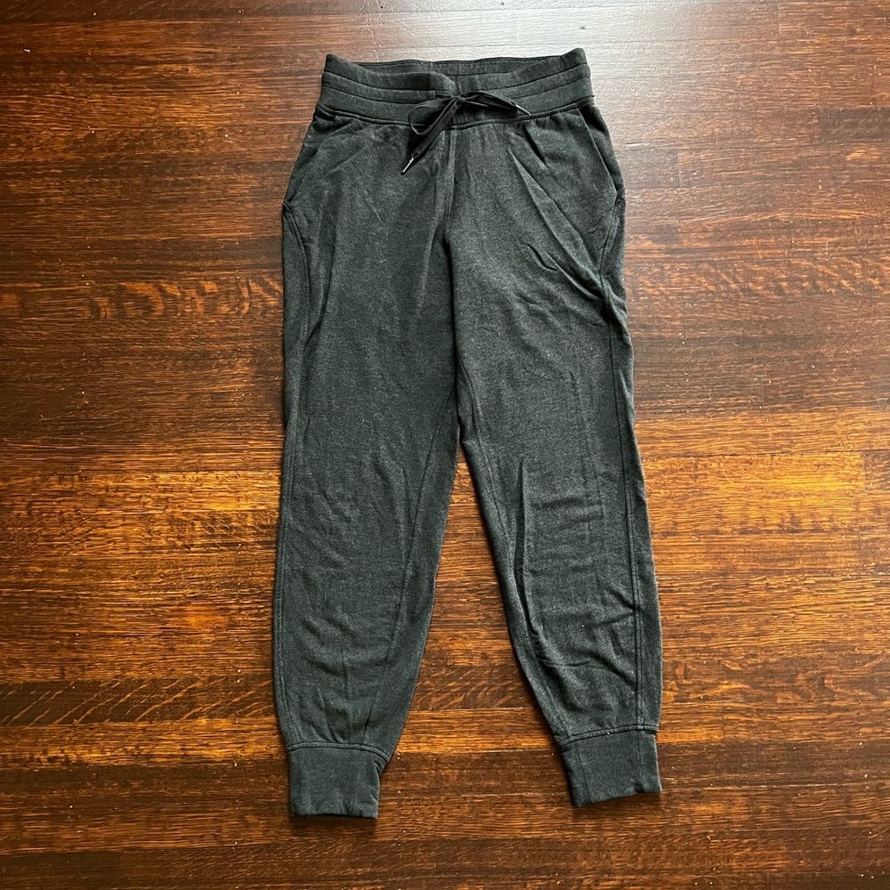 LuLuLemon READY TO FLEECE HIGH-RISE JOGGER SZ 6